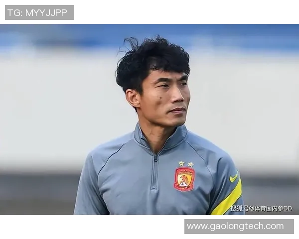 足球场上的魅力与尴尬有狐臭的明星们如何应对个人形象挑战