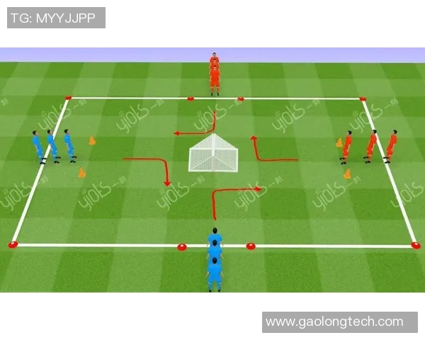 足球明星左脚不擅长踢球的背后原因与训练技巧解析